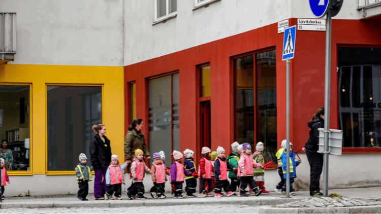 Childcare, parental leave and children’s development SE 12