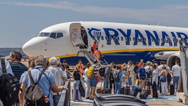 Ryanair—on the side of Europe’s citizens? Ryanair,social dialogue