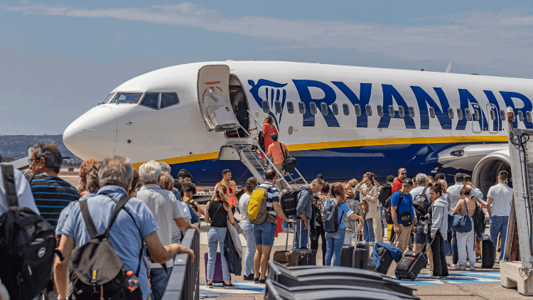Ryanair—on the side of Europe’s citizens? Ryanair,social dialogue