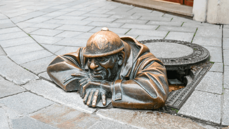 statue of sewage worker in Bratislava