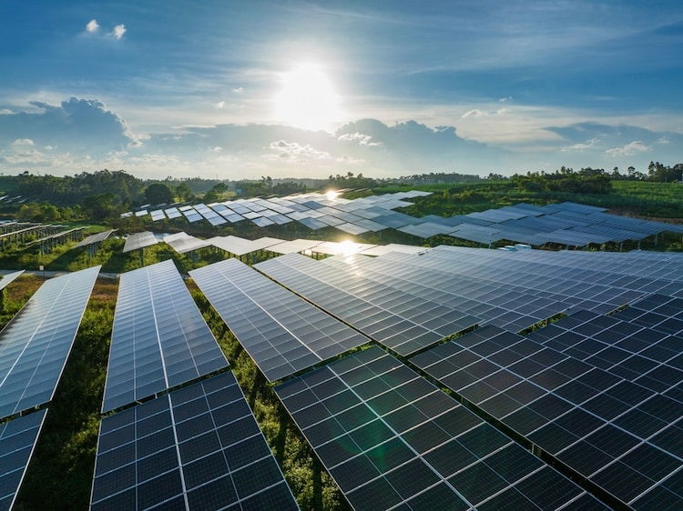 Industrial relations, work and climate change shutterstock 2490979099